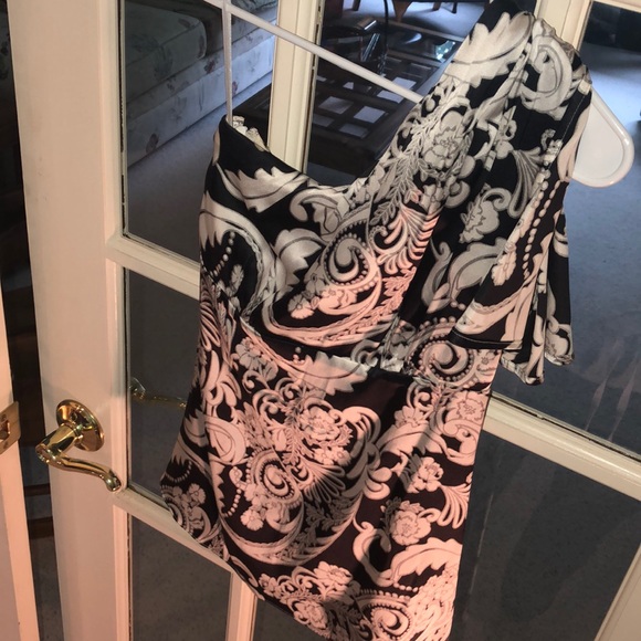 Cache one shoulder top. - Picture 2 of 3